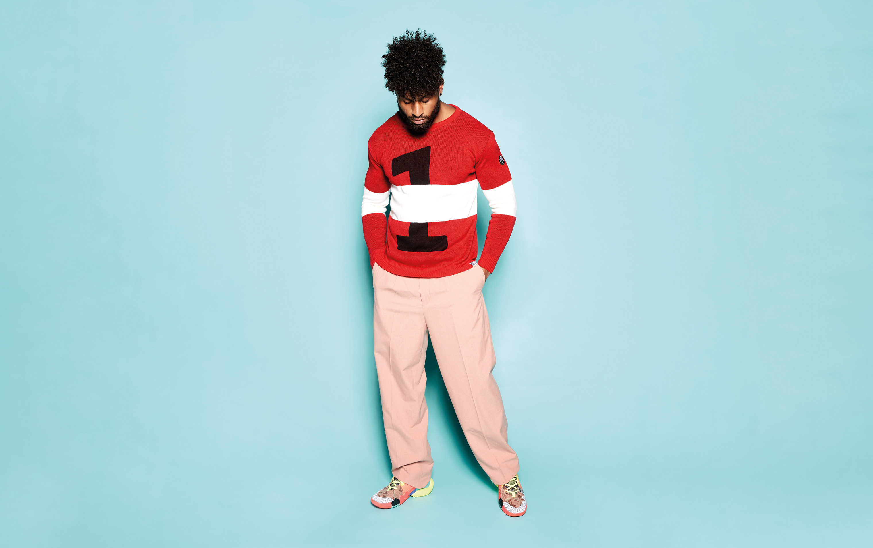 12-1con-sweater-model-liggend