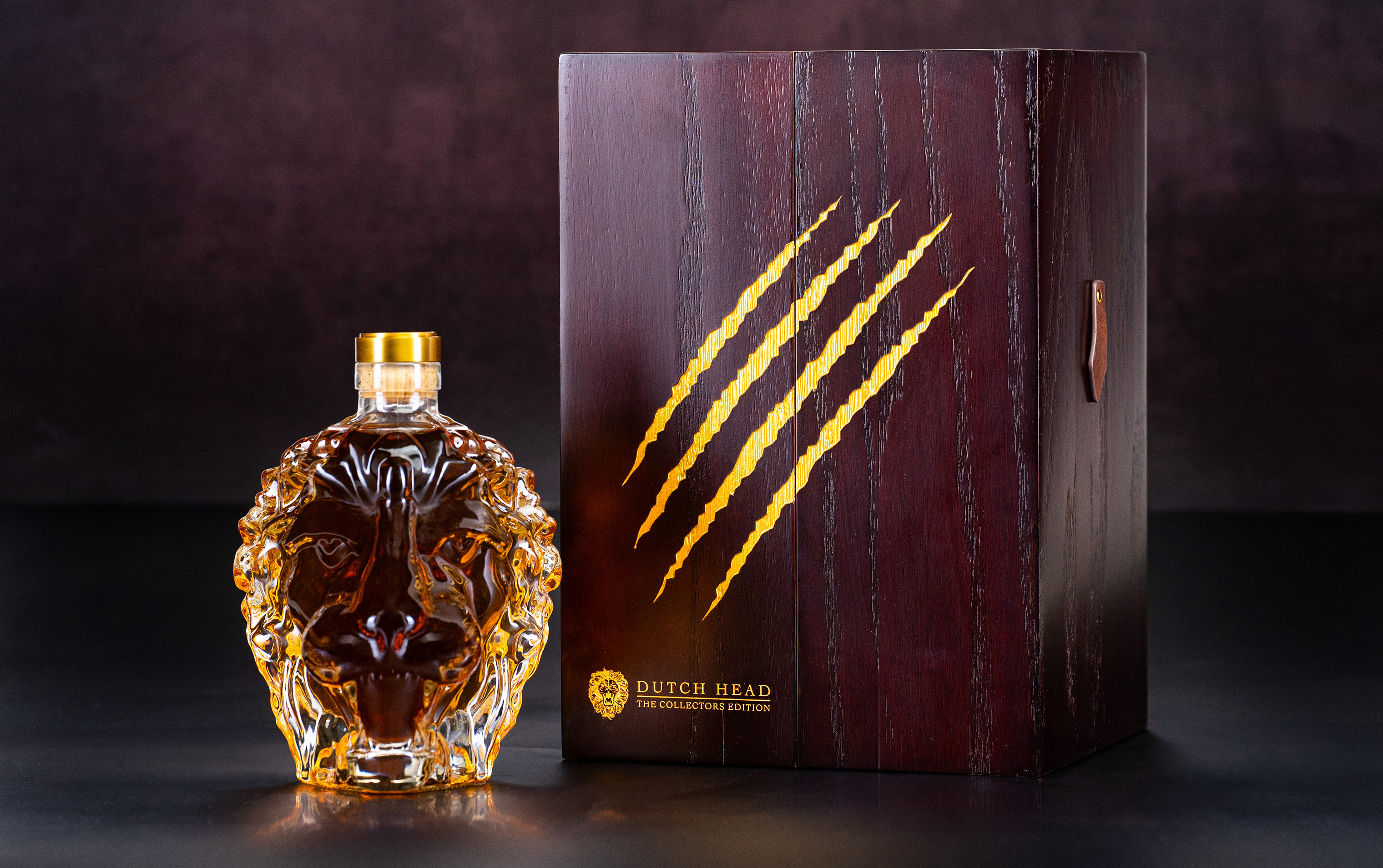 DUTCH-HEAD-RUM_LIGGEND_1